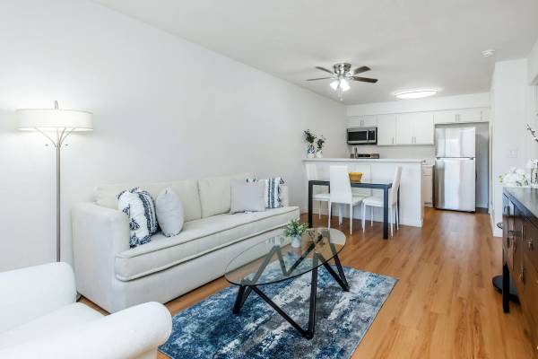 $2,549 / 2br - 919ft2 - 2 Bed, 5 Refreshing Pools and Spas, Located in Canyon Country (18414 W. Jakes Way, Canyon Country, CA)63701110904705123