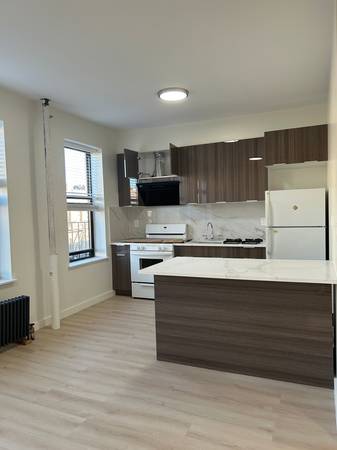 $2,600 / 1br - Brand new huge 1 bedroom with open kitchen, close to train, shopping.. (Sunnyside)63788761967361123