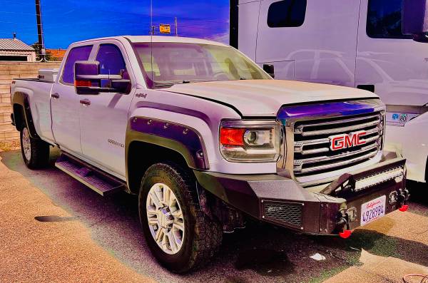 19 GMC 2500  4X4 clean title - $21,995 (Bakersfield)63613744624001121