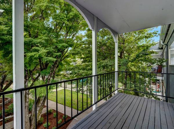 $1,399 / 1br - Pet Friendly - AC Included! | Onsite Laundry Room, Onsite Garages (Beaverton)64039061160835121