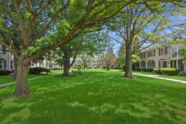 $1,139 / 1br - 900ft2 - 1/bd, Situated in Southfield!, Cable Ready (27435 Greenfield Road, Southfield, MI)63926726765059121
