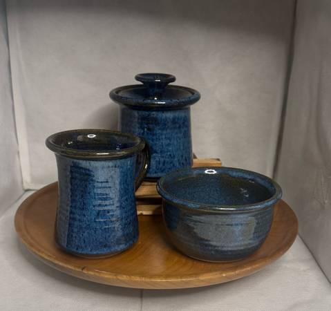 Mug trio ceramic signed Mud pie 1