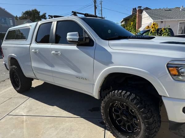 2020 Ram 1500 Laramie 4x4 Sport – Totalmente equipado, elevado, listo para Overland - $35,000 (San Carlos)63477386848259121