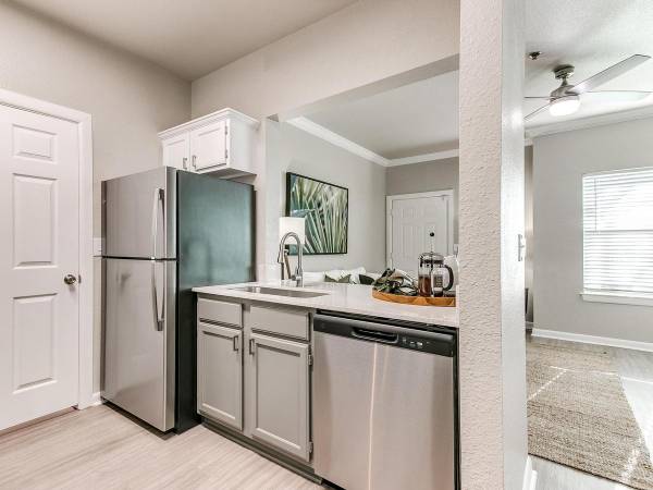 $1,619 / 3br - 1043ft2 - Sparkling Swimming Pool, Fully Equipped Kitchen63806193867265120
