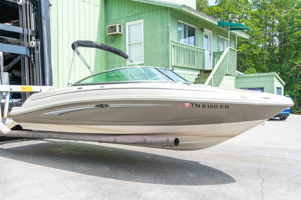 2009 Sea Ray 210 Select 1