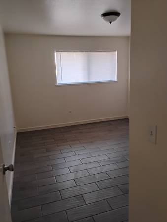 $2,450 / 2br - 950ft2 - Good Petaluma location two-bedroom apartment (petaluma)64030487734145124