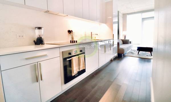 $2,025 / 1br - River North Modern Convertible/1 Bedroom w/ in unit w&d (River North)63959878969346121