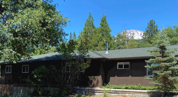 3+2 on one acre Fully furnished* with all utilities/internet included 1