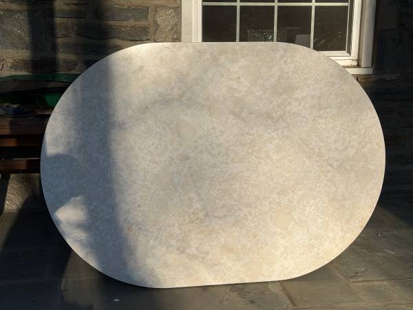 Kitchen table - oval - 60x42 1