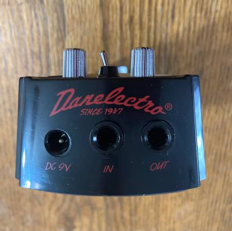 Danelectro Black Licorice Beyond Metal Distortion/Octave - musical