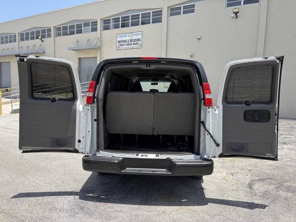 2020 Chevrolet Express LS - Photo 11