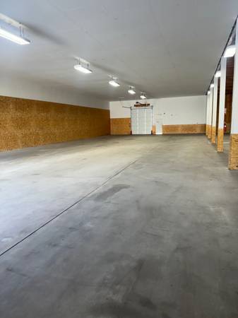 $5,940 / 9900ft2 - EN ALQUILER: Almacén principal de 9,900 pies² - Centro de Entiat | Acceso a carretera (Entiat)63761830744961123