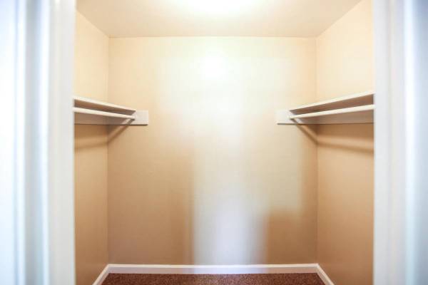 $1,256 / 1br - 595ft2 - Public Transportation, Some Paid Utilities, Microwave, Ceiling Fans (Carson City)63682237747075121