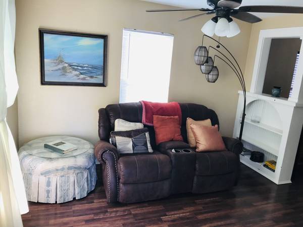 $165 / 1br - Room to rent weekly, One mile from downtown Bay front, (Corpus Christi ,TX)64036535426562121