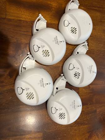 1ea First Alert Smoke-4ea First Alert Smoke/Carbon Monoxide Detectors 1