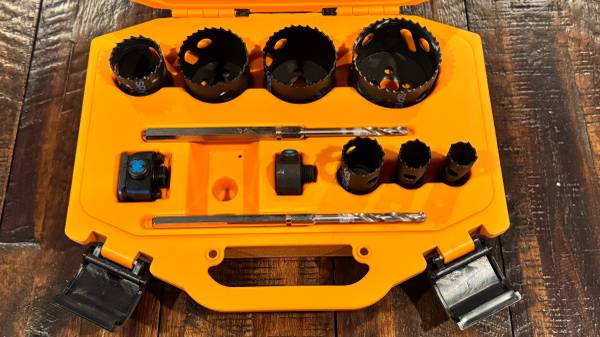 Like new Spyder 11 Piece hole saw set - $45 (Chalfont)62927917963393121