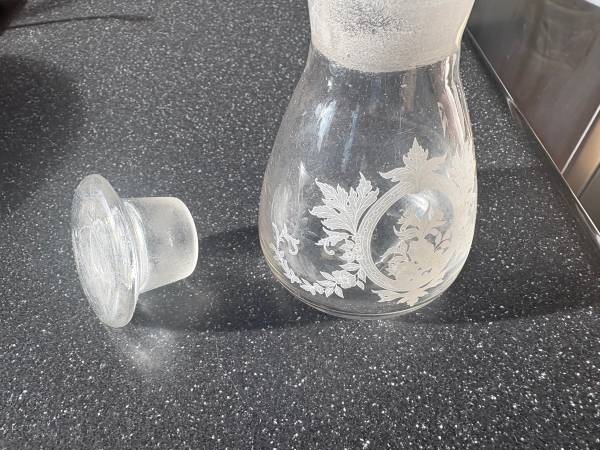 Etched Flask, Salmon Coat Hook Hair Dryer, Wire Shelf, Small Gift Box 1