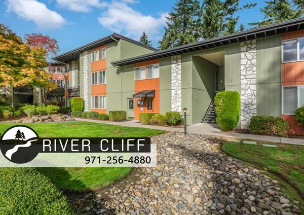 $1,595 / 2br - SAVE $300 w TOUR - Onsite Pet Stations, Near Downtown Milwaukie + 2B (Milwaukie Heights)63914853708931120
