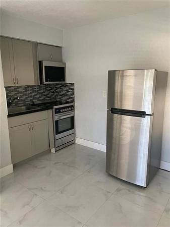 $1,690 / 1br - Sterling 1/1 for rent at Oakland Park (Oakland Park)64049281585794120