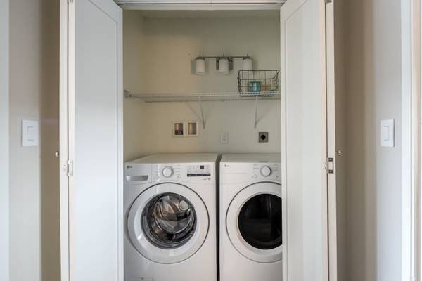 $2,751 / 1br - 1000ft2 - en Thousand Oaks CA, listo para cable, 1/hab (491 W Gainsborough Rd, Thousand Oaks, CA)63668270975235124