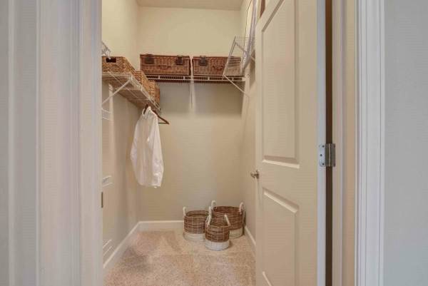 $1,485 / 906ft2 - Put a smile on your face! You've just found the right place! (Franklin - North)63680355948929120