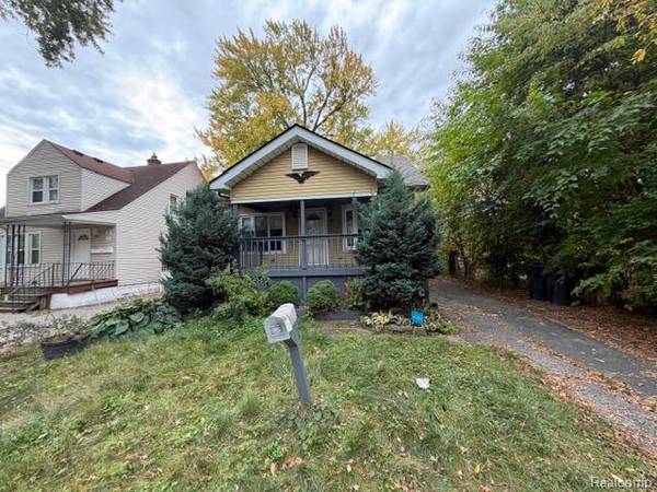 Home, Family, Love - Home in Pontiac. 3 Beds, 2 Baths 1