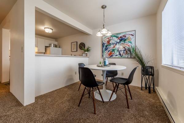$2,300 / 2br - 1041ft2 - Garaje, 2 habitaciones en Kent WA (22804 90th Way South, Kent, WA)63808107382403122