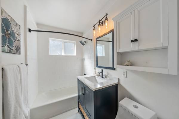 $2,750 / 2br - 8 Whitmore Place #1 - 2 bedroom | 1 bathroom | Lower unit (oakland piedmont / montclair)63880013653761122