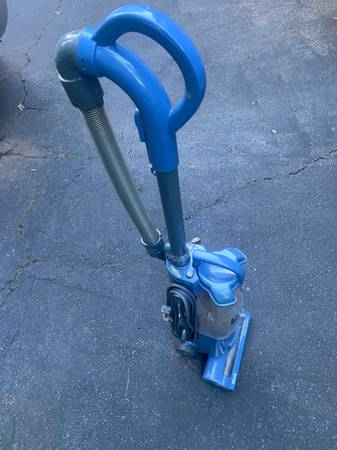 Aspiradora vertical Shark Navigator - $50 (Dawsonville)63470456853761122