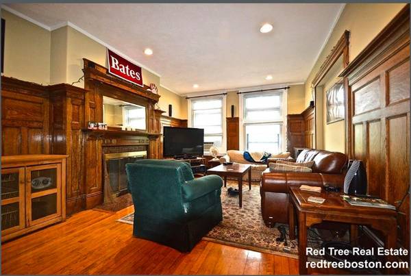 $3,800 / 3br - Beautiful well priced 3 bed on Beacon St, utilities inc, parking avail (Brookline)63802072619139124