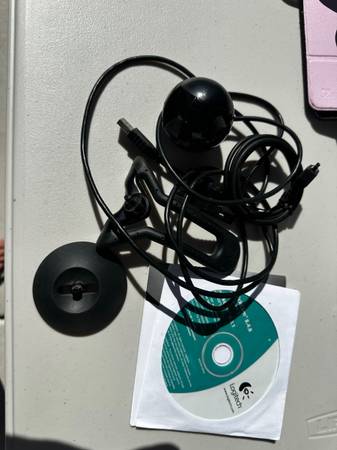 Logitech Quick Cam Computer Camera  Like New 1