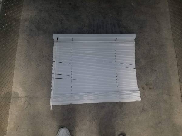 Wood Window Blinds. 1