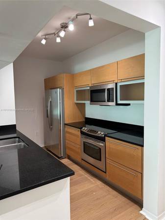 $3,300 / 1br - 774ft2 - Spacious 1bd with Stunning Corner Infinity Windows! (The Plaza- Brickell)64001847754114121