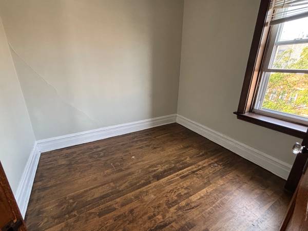 $2,000 / 2br - $2,000 / 2br - Wrigleyville Top Floor 2 Bed w/Outdoor Space. (Lakeview)63781279740673123
