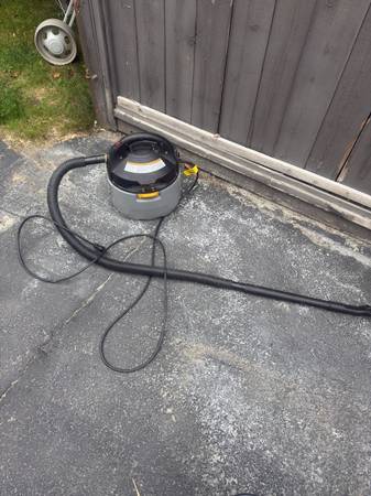 Small vacuum for sale 1