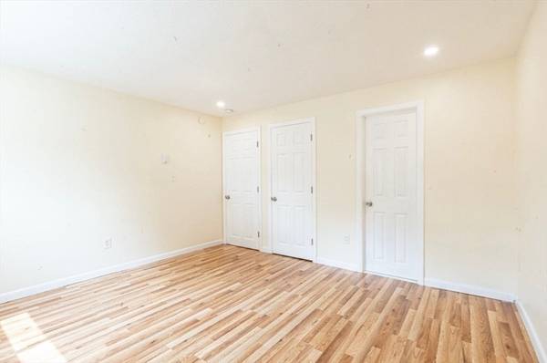 $2,700 / 2br - 737ft2 - 2 habitaciones, 2 baños completos, cocina nueva, cerca de la estación de tren en Mattapan (Mattapan)63655268088449120