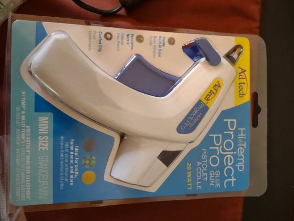 Mini hot glue guns 1