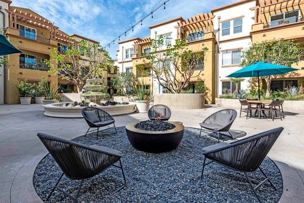 $2,929 / 2br - 1083ft2 - NEST Thermostat, Controlled Access, 2/BD (9733 Topanga Canyon Blvd, Los Angeles, CA)63912983930498121