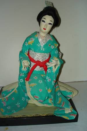 Geisha dolls on platforms - $60 (Woodinville)63471462345091120