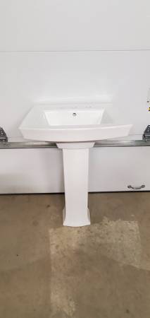 Pedestal bathroom sink 1