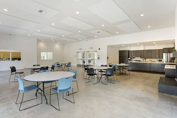 $2,220 / 1br - 588ft2 - ONE BEDROOM, ONE BATH! PET FRIENDLY, NO PET DEPOSIT! PARK AREA! (san jose west)63664186432259123