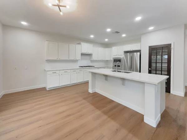 $1,747 / 4br - 2647ft2 - We welcome your furry friends! Pet Friendly! 4 Bd / 4
Ba / 2,647 SqFt (Lincoln)63844737186305121