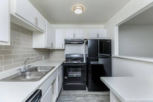 $1,400 / 2br - 876ft2 - Tour Today, Balcony or Patio, Fantastic Kitchens w/ Dishwasher64024993101697123