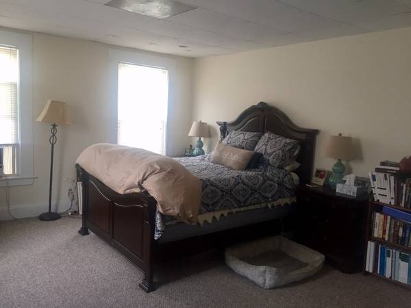 $2,495 / 2br - ------STONEHAM LARGE 2 BED  with Storage and PETS OK---Walk to Center (STONEHAM)63828557171841124
