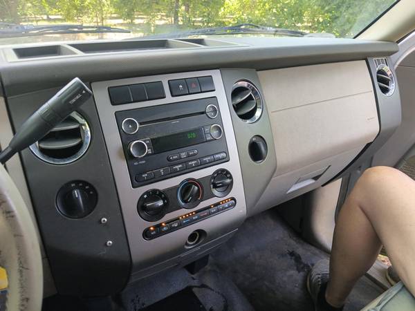 ford expedition XL 2011 4x4 - $4,900 (Durham)63617755048451122