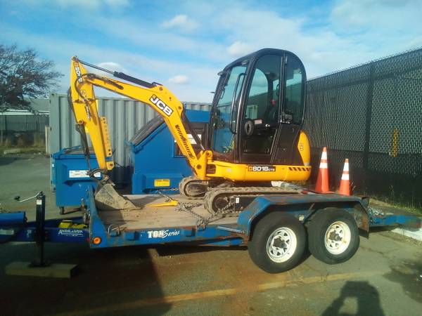 Mini excavator with operator service 1