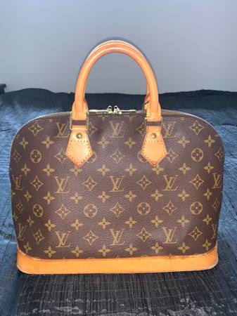 Authentic Louis Vuitton Alma MM Handbag in Monogram 1