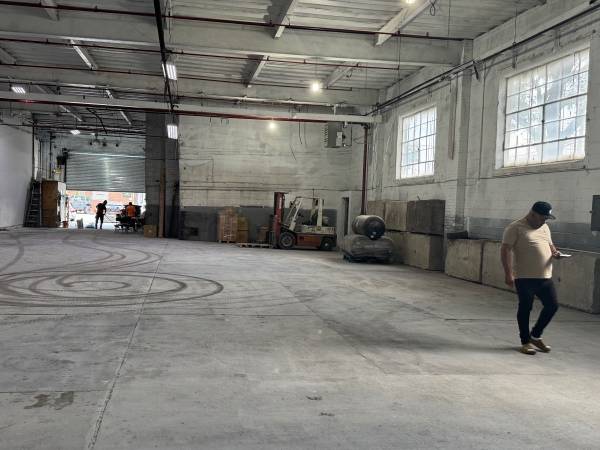 $13,500 HUNTS POINT 7000 sq/ft Warehouse / Mechanic for Rent (Hunt’s point)63689699201411121