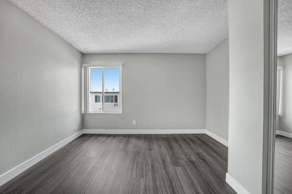 $2,850 / 2br - 940ft2 - Included Appliances: Stove, On-Site Management, Spacious Closets (501-525 N 4th St, Montebello, CA)63912984679170122