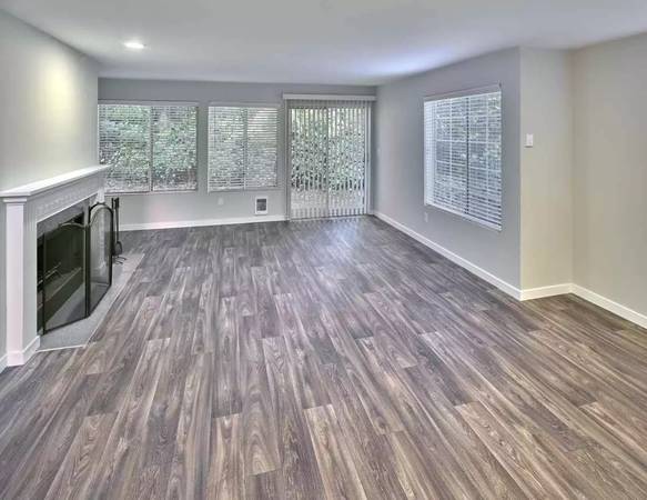 $2,137 / 1br - 770ft2 - Gorgeous remodeled 770 sq ft 1 bed / 1 bath at Edmonds Gateway! (Edmonds - Echo Lake Park)63850638392193122